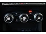 Renault Captur 1.3 TCe 130 Intens | AUTOMAAT | Trekhaak | Stoelverwarming | Dodehoek detectie | Camera achter | Parkeer sensoren voor |