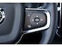Volvo XC40 Recharge Twin Ultimate 78 kWh - Panorama/schuifdak - IntelliSafe Assist & Surround - 360º Camera - Harman/Kardon audio - Verwarmde voorstoelen, stuur & achterbank - Parkeersensoren voor & achter - Elektr. bedienb. voorstoelen met geheugen links - Draadloze tel. lader - Warmtepomp - 19' LMV