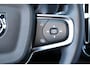 Volvo XC40 Recharge Twin Ultimate 78 kWh - Panorama/schuifdak - IntelliSafe Assist & Surround - 360º Camera - Harman/Kardon audio - Verwarmde voorstoelen, stuur & achterbank - Parkeersensoren voor & achter - Elektr. bedienb. voorstoelen met geheugen links - Draadloze tel. lader - Warmtepomp - 19' LMV
