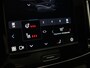 Volvo EC40 Extended Range Plus 82 kWh / El. Trekhaak / Nubuck / Getint glas / Gratis onderhoud t/m 17-01-2028 / Climate /