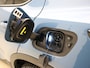 Volvo EC40 Extended Range Plus 82 kWh / El. Trekhaak / Nubuck / Getint glas / Gratis onderhoud t/m 17-01-2028 / Climate /