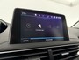 Peugeot 5008 1.2 PureTech 7 Persoons LED Virtual Trekhaak Carplay Clima Cruise Navi PDC 17''LMV