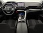 Peugeot 5008 1.2 PureTech 7 Persoons LED Virtual Trekhaak Carplay Clima Cruise Navi PDC 17''LMV