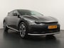 Kia EV6 Light Edition 58 kWh - Stoel-/stuurverwarming - Cruise Control Adaptief - Apple CarPlay/Android Auto - Fabrieksgarantie tot 06-2031