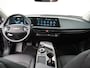 Kia EV6 Light Edition 58 kWh - Stoel-/stuurverwarming - Cruise Control Adaptief - Apple CarPlay/Android Auto - Fabrieksgarantie tot 06-2031