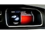 Volvo V40 1.5 T3 112kW/152pk Aut6 Polar+ Sport PANORAMADAK + HARMAN/KARDON + LEER/ALCANTARA + PARKEERASSISTENT + CRUISE CONTROL + KEYLESS ENTRY&GO + AFN.TREKHAAK + ON-CALL + CAMERA + FULL LED + PARKEERSENSOREN + 17" LM-VELGEN!!