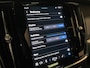 Volvo V90 T6 AWD Recharge Plus Dark Long Range | Trekhaak | 360° Camera | Crystal White | Schuifdak | Harman Kardon | Adaptieve Cruise Control | Stoel en Stuurwielverwarming | Full LED meesturende koplampen | Pilot Assist | BLIS Dode Hoek Detectie | Voorstoelen ele
