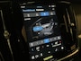 Volvo V90 T6 AWD Recharge Plus Dark Long Range | Trekhaak | 360° Camera | Crystal White | Schuifdak | Harman Kardon | Adaptieve Cruise Control | Stoel en Stuurwielverwarming | Full LED meesturende koplampen | Pilot Assist | BLIS Dode Hoek Detectie | Voorstoelen ele