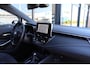 Toyota Corolla Touring Sports 1.8 Hybrid Dynamic Bi-Tone | Rijklaar | Trekhaak | HUD | 18" GR velgen | Stoel/Stuur-verwarming | Apple/Android