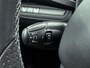 Peugeot 2008 SUV Crossway 130 pk Automaat | Navigatie | Panoramadak | Achteruitrijcamera | Parkeersensoren Achter | Sportstoelen | LED Dagrijverlichting | Climate Control | Cruise Control | 17" Lichtmetalen Velgen |