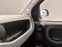 Fiat Panda 1.0 Hybrid City Cross All Season | 15'' Lichtmetaal | Airco | Parkeersensoren | Centrale vergrendeling | Airco | Bumpers in carrosseriekleur | Elektrische ramen voor