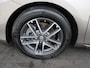 Toyota Auris Touring Sports 1.8 Hybrid Lease Plus I Navigatie I Climate Control I Cruise Control I Camera I Stoelverwarming Voor I 1e Eigenaar I Panoramadak I Afneembare Trekhaak I