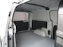 Hyundai H300 2.5 CRDi Active 3-Persoons Airco Schuifdeur links en rechts Pdc Radio CD Keurige Bus ! Achterklep Betonplex vloer Wandbekleding Privacy Glas Tussenwand met glas. 3423Nm/ 1750tpm 2.300kg Trekvermogen 1e Eigenaar, keurig onderhouden!