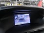 Ford Focus Wagon 125 Pk EcoBoost Titanium * Hele Mooie * * Navigatie * Achteruitrij Camera * Trekhaak * Stoel en voorruit verwarming * Lichtmetalen Velgen *  Voor en achter Parkeersensoren * Vingerhoets: Vierde Generatie Eersteklas Service !