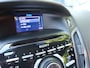 Ford Focus Wagon 125 Pk EcoBoost Titanium * Hele Mooie * * Navigatie * Achteruitrij Camera * Trekhaak * Stoel en voorruit verwarming * Lichtmetalen Velgen *  Voor en achter Parkeersensoren * Vingerhoets: Vierde Generatie Eersteklas Service !