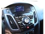 Ford Focus Wagon 125 Pk EcoBoost Titanium * Hele Mooie * * Navigatie * Achteruitrij Camera * Trekhaak * Stoel en voorruit verwarming * Lichtmetalen Velgen *  Voor en achter Parkeersensoren * Vingerhoets: Vierde Generatie Eersteklas Service !