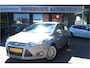 Ford Focus Wagon 125 Pk EcoBoost Titanium * Hele Mooie * * Navigatie * Achteruitrij Camera * Trekhaak * Stoel en voorruit verwarming * Lichtmetalen Velgen *  Voor en achter Parkeersensoren * Vingerhoets: Vierde Generatie Eersteklas Service !