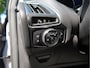 Ford Focus Wagon 125 Pk EcoBoost Titanium * Hele Mooie * * Navigatie * Achteruitrij Camera * Trekhaak * Stoel en voorruit verwarming * Lichtmetalen Velgen *  Voor en achter Parkeersensoren * Vingerhoets: Vierde Generatie Eersteklas Service !