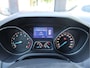 Ford Focus Wagon 125 Pk EcoBoost Titanium * Hele Mooie * * Navigatie * Achteruitrij Camera * Trekhaak * Stoel en voorruit verwarming * Lichtmetalen Velgen *  Voor en achter Parkeersensoren * Vingerhoets: Vierde Generatie Eersteklas Service !