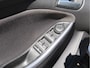Ford Focus Wagon 125 Pk EcoBoost Titanium * Hele Mooie * * Navigatie * Achteruitrij Camera * Trekhaak * Stoel en voorruit verwarming * Lichtmetalen Velgen *  Voor en achter Parkeersensoren * Vingerhoets: Vierde Generatie Eersteklas Service !