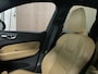 Volvo XC60 T6 AWD Recharge Inscription | Stoelventilatie | 360° Camera | Head-Up Display | Harman Kardon | Adaptieve Cruise Control | Stoel en Stuurwielverwarming | Full LED Meesturende koplampen | Pilot Assist | BLIS Dode Hoek Detectie | Voorstoelen elektrisch gehe