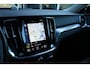 Volvo V60 T5 Inscription Exclusive | Adaptive Cruise | Bowers & Wilkins | Stuur/Stoelverwaming | Camera | Standkachel | Trekhaak | BLIS