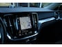Volvo V60 T5 Inscription Exclusive | Adaptive Cruise | Bowers & Wilkins | Stuur/Stoelverwaming | Camera | Standkachel | Trekhaak | BLIS