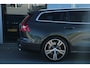 Volvo V60 T5 Inscription Exclusive | Adaptive Cruise | Bowers & Wilkins | Stuur/Stoelverwaming | Camera | Standkachel | Trekhaak | BLIS