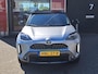 Toyota Yaris Cross 1.5 HYBRID AWD ADVENTURE NAVI HALF-LEDER/STOELVERW. TREEPLANKEN BLIND-SPOT PANODAK PARK-SENSOREN LED 18"LMV