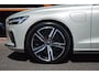 Volvo V60 T6 Hybride AWD Long Range R-Design | Panorama dak | Harman Kardon | Stoel & Stuur verwarmd | Pilot assist | Trekhaak |