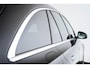 Mercedes-Benz E-klasse Estate 300 e Luxury Line Trekhaak - Airmatic - Warmtewerend donkergetint glas - Zwarte hemel - Sierelementen in openporig bruin esdoorn