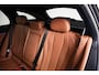 Mercedes-Benz E-klasse Estate 300 e Luxury Line Trekhaak - Airmatic - Warmtewerend donkergetint glas - Zwarte hemel - Sierelementen in openporig bruin esdoorn