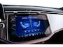 Mercedes-Benz E-klasse Estate 300 e Luxury Line Trekhaak - Airmatic - Warmtewerend donkergetint glas - Zwarte hemel - Sierelementen in openporig bruin esdoorn