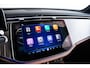 Mercedes-Benz E-klasse Estate 300 e Luxury Line Trekhaak - Airmatic - Warmtewerend donkergetint glas - Zwarte hemel - Sierelementen in openporig bruin esdoorn