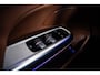 Mercedes-Benz E-klasse Estate 300 e Luxury Line Trekhaak - Airmatic - Warmtewerend donkergetint glas - Zwarte hemel - Sierelementen in openporig bruin esdoorn