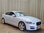 Jaguar XE 2.0 Portfolio *Memory* Stoel-Stuurverwarming / Leder / Xenon / Camera / Navigatie / Cruise / ECC Clima / 19'' LMV