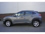 Hyundai Kona 1.0 T-GDI 120PK/Navigatie/LED/ECC/Cruisecontrol/ Rijklaarprijs Incl. Garantie.