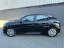 Peugeot 208 1.2 PureTech Blue Lease Active*1eEigenaar*NAVI*Carplay-NAVI*Cruise*Bluetooth*Parkrsensoren*Trekhaak*APK*NAP*Elkt-ramen