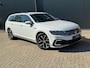 Volkswagen Passat Variant * GTE * Camera * Cruise * Rijstrooksensor * Apple Car-Play *