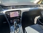Volkswagen Passat Variant * GTE * Camera * Cruise * Rijstrooksensor * Apple Car-Play *