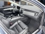 Volvo V90 Cross Country T5 AWD | 20" | Luchtvering | Head-up | Harman Kardon | Trekhaak | Lederen sportstoelen | Parkeerverwarming | Parkeercamera | Keyless | Full LED | BLIS | Adaptieve cruise | Stoel/stuurverwarming