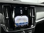 Volvo V90 T6 Recharge AWD Ultra Dark | 20" | Luchtvering | Bowers & Wilkins | Sportstoelen | 360 Camera | Gelamineerd en Getint glas | Trekhaak | Alarm klasse 3 | Head-up | Stoel/stuur/achterbankverwarming
