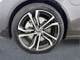 Volvo V90 T6 Recharge AWD Ultra Dark | 20" | Luchtvering | Bowers & Wilkins | Sportstoelen | 360 Camera | Gelamineerd en Getint glas | Trekhaak | Alarm klasse 3 | Head-up | Stoel/stuur/achterbankverwarming