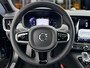 Volvo V90 T6 Recharge AWD Ultra Dark | 20" | Luchtvering | Bowers & Wilkins | Sportstoelen | 360 Camera | Gelamineerd en Getint glas | Trekhaak | Alarm klasse 3 | Head-up | Stoel/stuur/achterbankverwarming