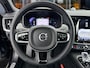 Volvo V90 T6 Recharge AWD Ultra Dark | 20" | Luchtvering | Bowers & Wilkins | Sportstoelen | 360 Camera | Gelamineerd en Getint glas | Trekhaak | Alarm klasse 3 | Head-up | Stoel/stuur/achterbankverwarming