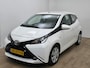 Toyota Aygo Occasion 1.0 VVT-i x-play met parkeercamera en cruisecontrol | Tweedehands Toyota Aygo in wit | 58000km | 1e eigenaar