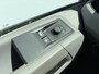 Volkswagen Crafter 2.0 TDI 140pk L3H3 Airco Cruise Control Apple Carplay Parkeersensoren voor achter
