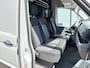 Volkswagen Crafter 2.0 TDI 140pk L3H3 Airco Cruise Control Apple Carplay Parkeersensoren voor achter
