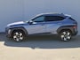 Hyundai Kona 1.6 GDi HEV Premium Sky Automaat / Zo goed als nieuw! / Sensation Pack / Trekgewicht  1.300 kg / Stuur- en Stoelverwarming / Stoelventilatie voor / / Elektrische achterklep / Apple Carplay Android Auto / BOSE Audisysteem /