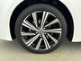 Toyota Corolla Touring Sports 1.8 Hybrid Business Plus | Navigatie | Lichtmetalen Velgen | Keyless Entry & Go |